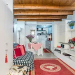 Diana Romantic Loft Apartment